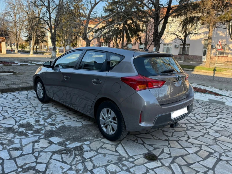 Toyota Auris HYBRID, снимка 7 - Автомобили и джипове - 49235771