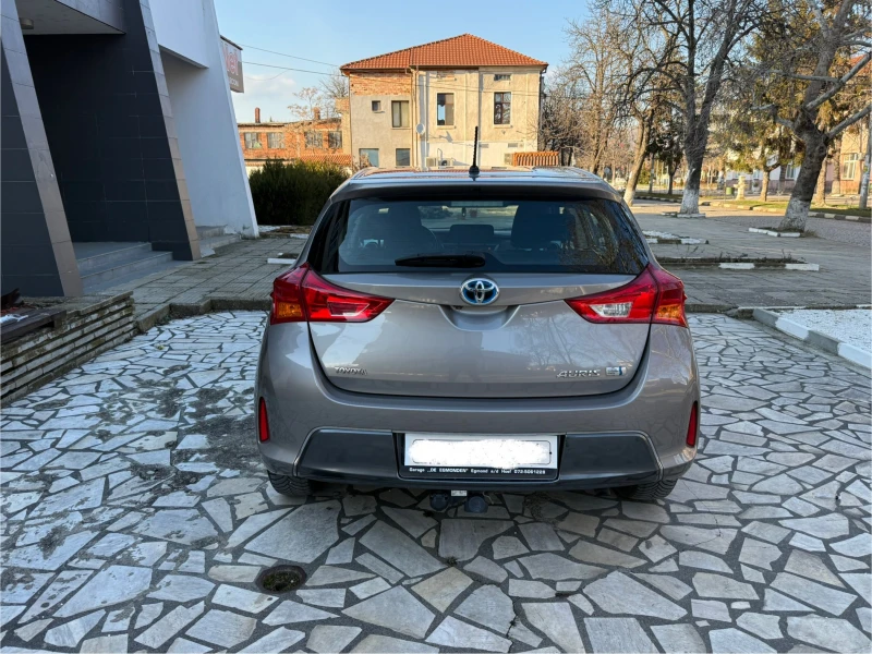 Toyota Auris HYBRID, снимка 8 - Автомобили и джипове - 49235771