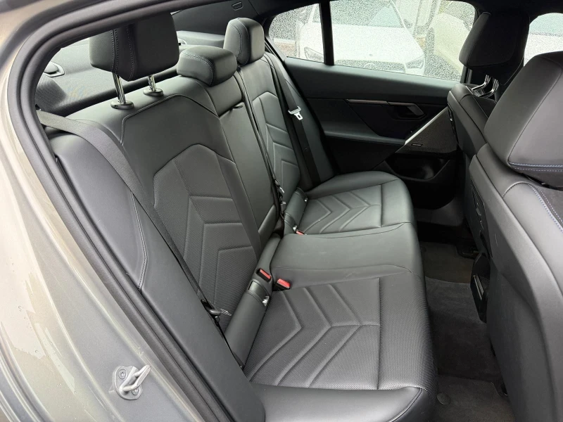 BMW 520 d xDrive - Гаранция до 02.2027, снимка 9 - Автомобили и джипове - 51942129