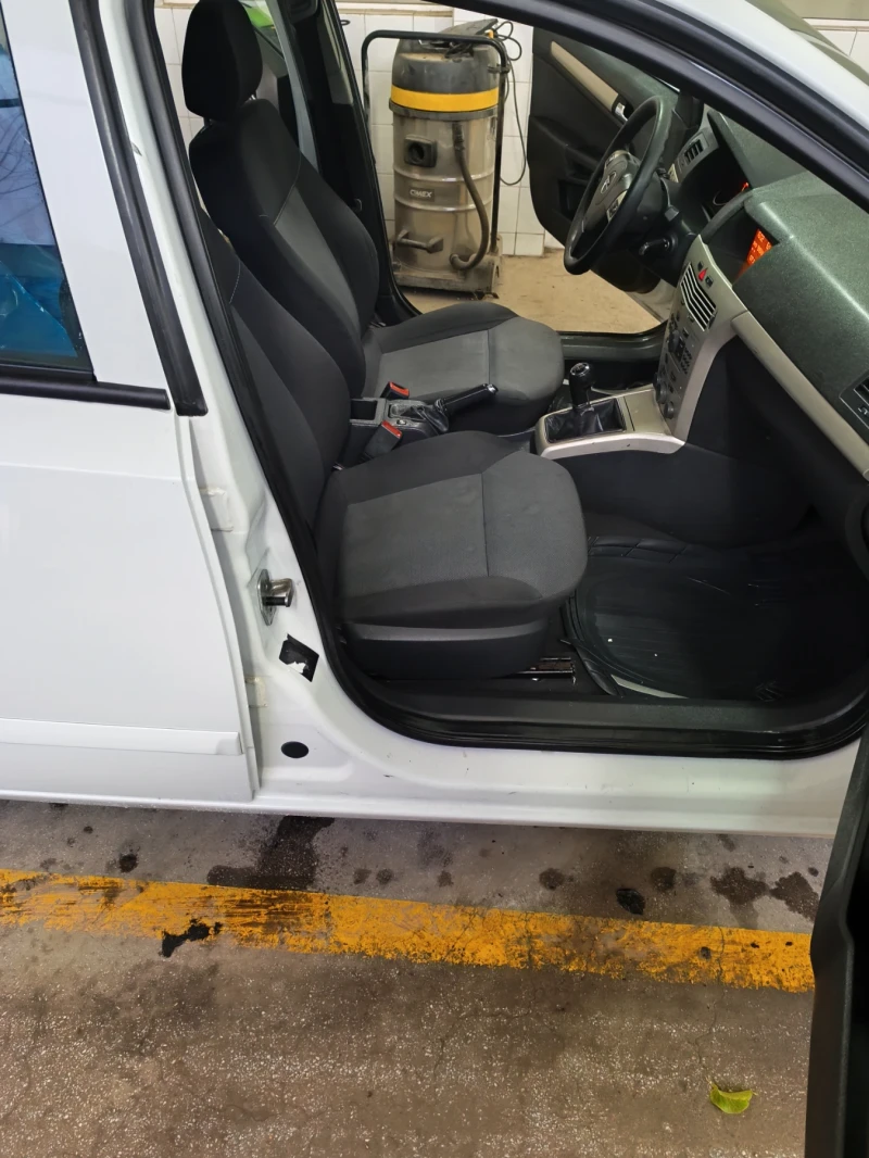 Opel Astra 1.6-115кс., снимка 8 - Автомобили и джипове - 52680596