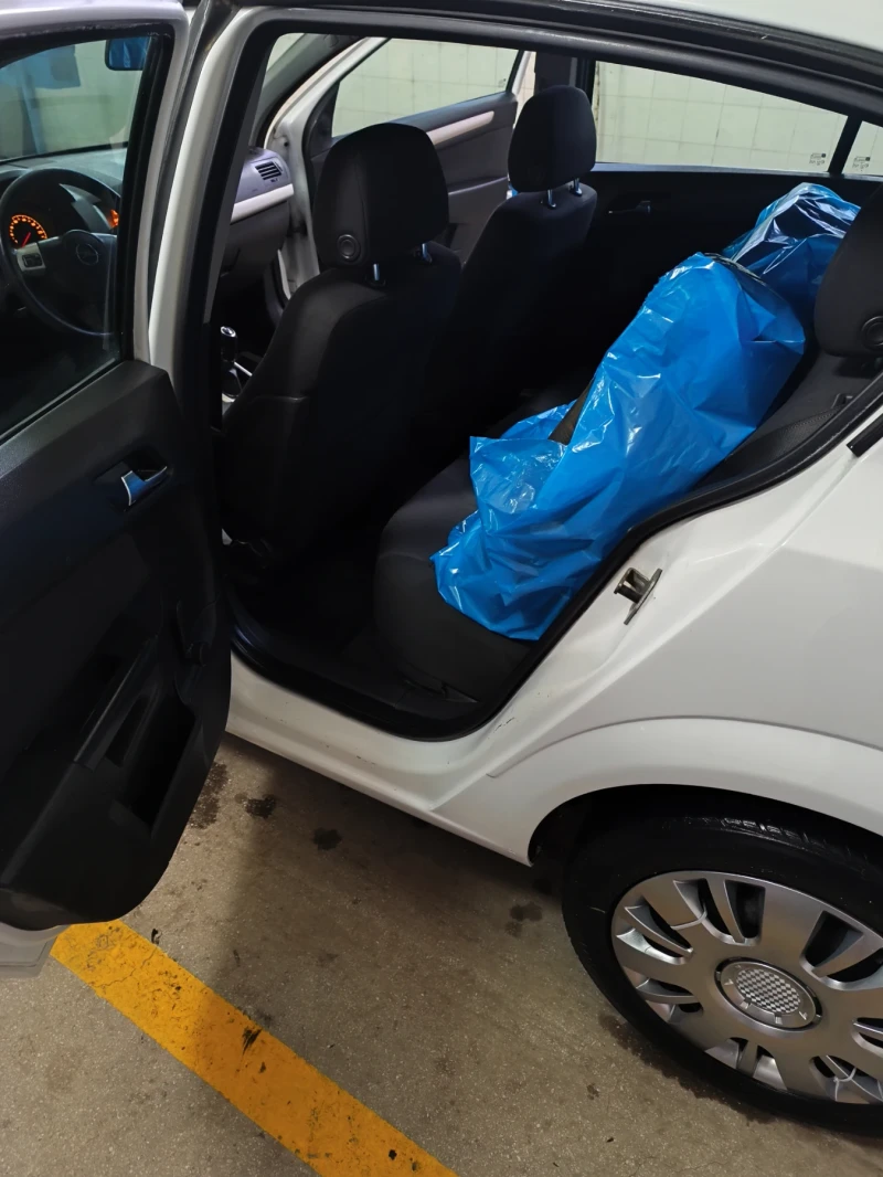 Opel Astra 1.6-115кс., снимка 9 - Автомобили и джипове - 52680596