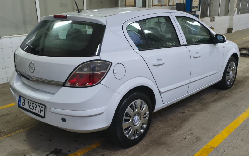 Opel Astra 1.6-115кс., снимка 4 - Автомобили и джипове - 52680596