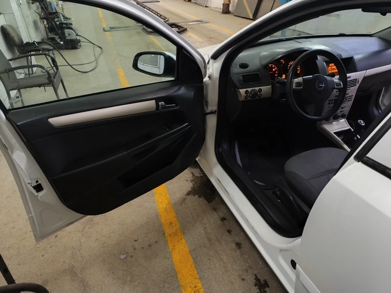 Opel Astra 1.6-115кс., снимка 11 - Автомобили и джипове - 52680596