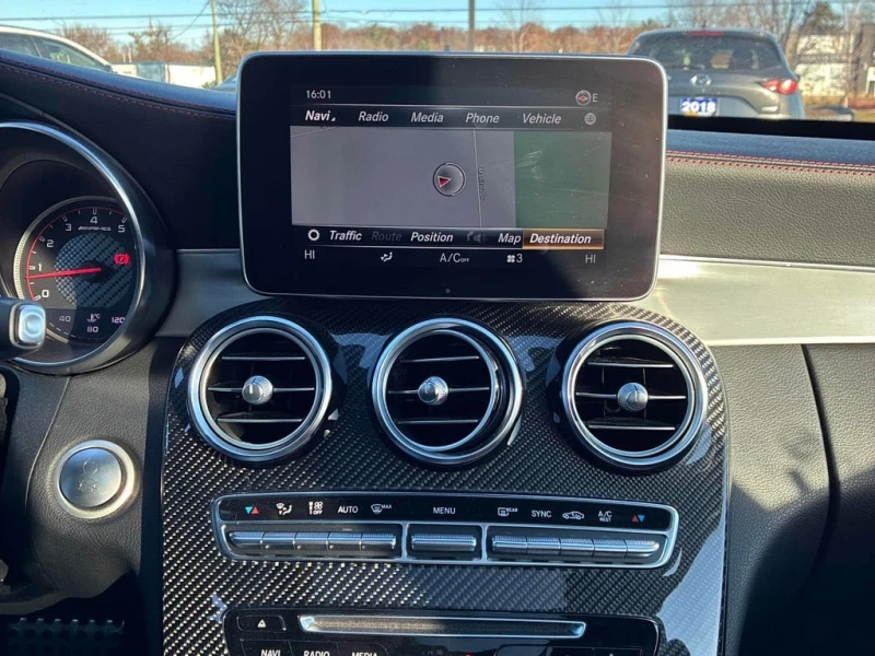 Mercedes-Benz C 63 AMG * S * CARFAX * БЕЗ ПЪРВОНАЧАЛНА ВНОСКА, снимка 9 - Автомобили и джипове - 52813785