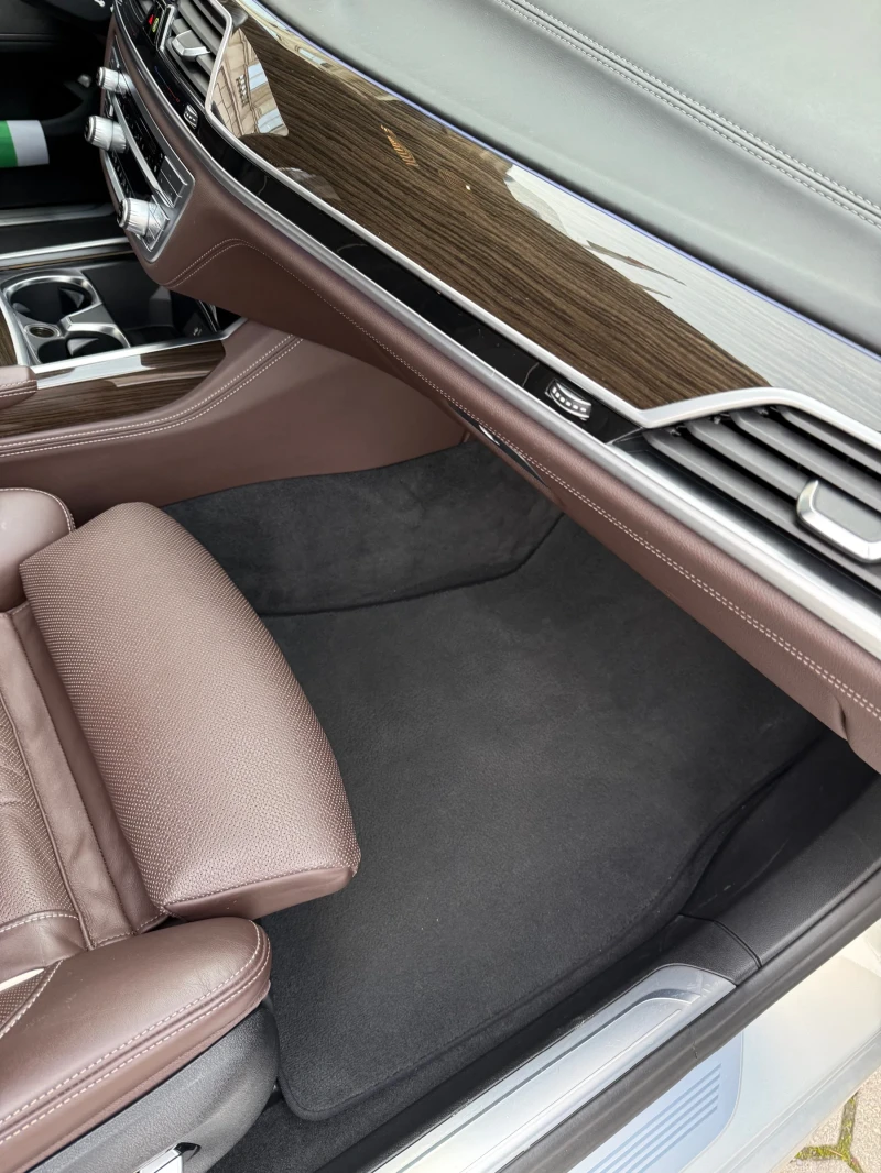 BMW 750 X drive, M-paket, снимка 8 - Автомобили и джипове - 53229152