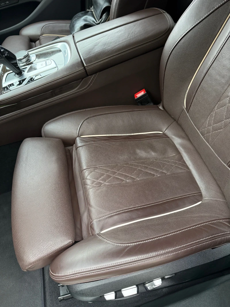BMW 750 X drive, M-paket, снимка 11 - Автомобили и джипове - 53229152