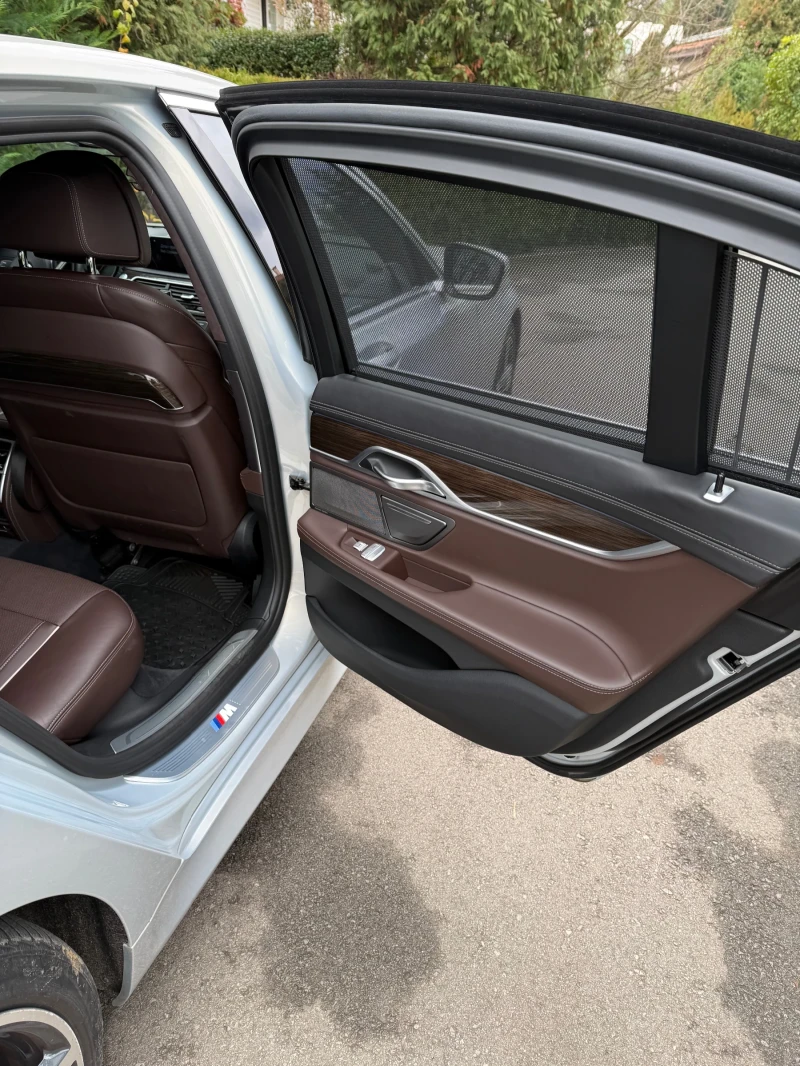 BMW 750 X drive, M-paket, снимка 14 - Автомобили и джипове - 53229152