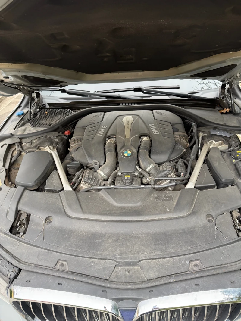 BMW 750 X drive, M-paket, снимка 16 - Автомобили и джипове - 53229152