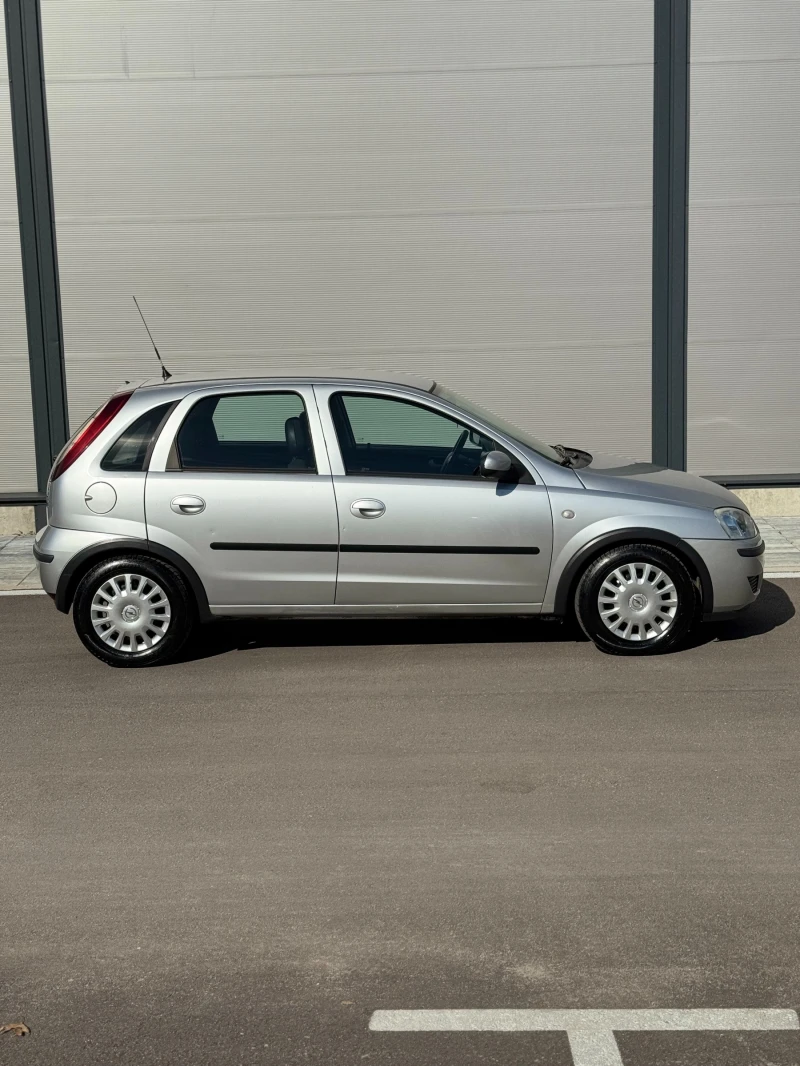 Opel Corsa C 1.2i Facelift, снимка 4 - Автомобили и джипове - 53295591