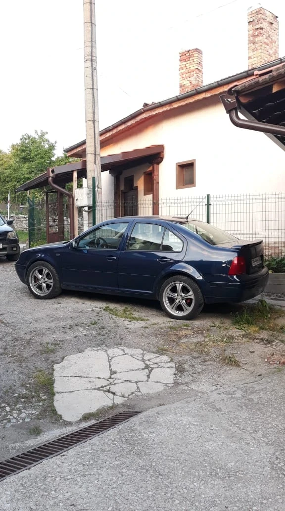 VW Bora 2.3 V5, снимка 4 - Автомобили и джипове - 47525994