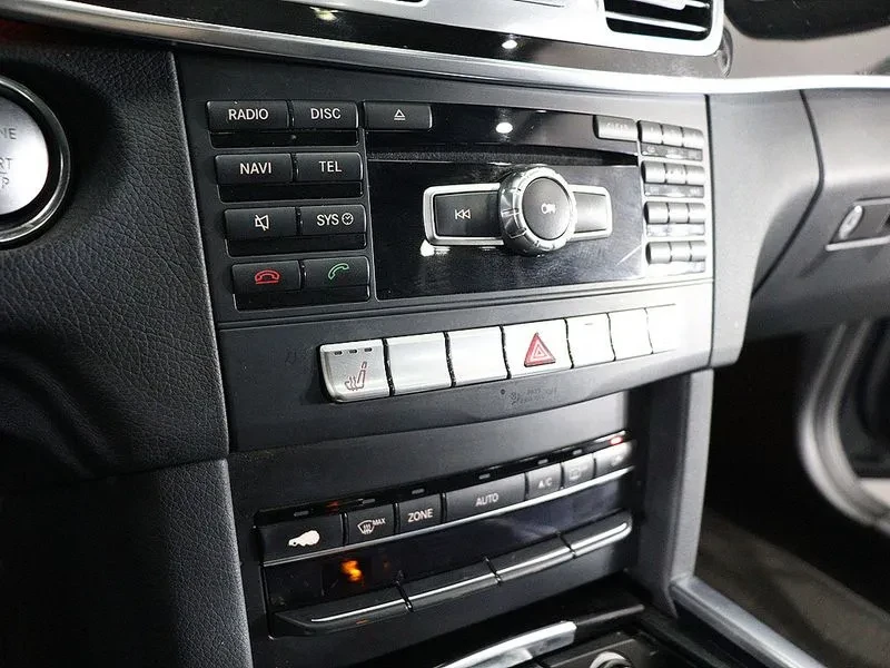 Mercedes-Benz E 220 Cdi Avantgarde, снимка 16 - Автомобили и джипове - 53876122