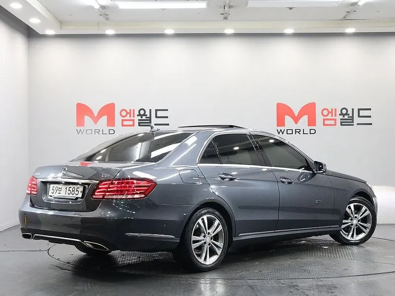 Mercedes-Benz E 220 Cdi Avantgarde, снимка 2 - Автомобили и джипове - 53876122