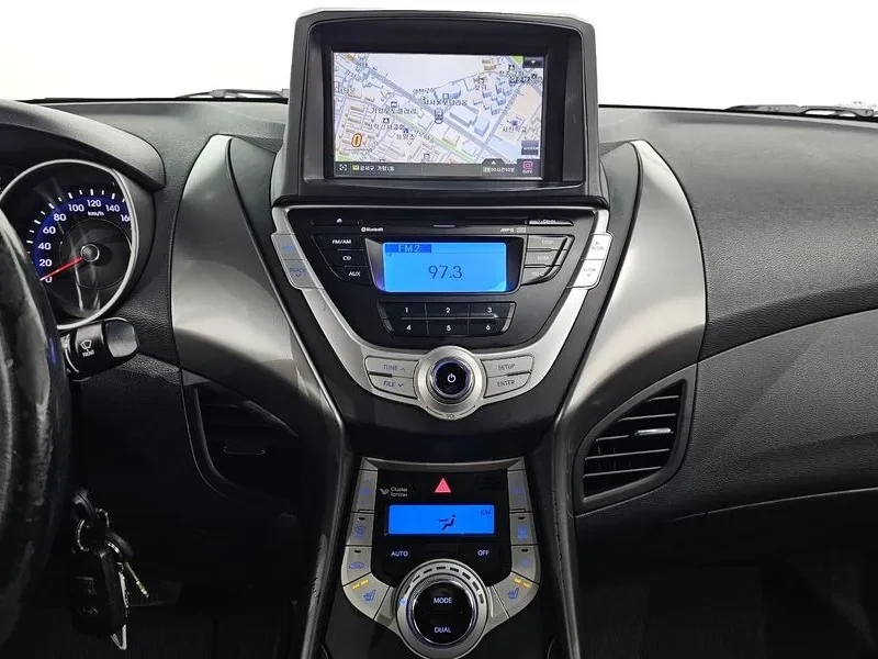 Hyundai Elantra 2Wd (2.0 E-Vgt) Mlx Luxury, снимка 14 - Автомобили и джипове - 56304050