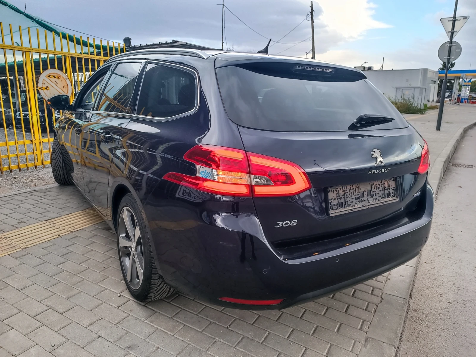 Peugeot 308 2.0 Blue-HDi Allure NAVI FULL LED ПАНОРАМА  - изображение 4