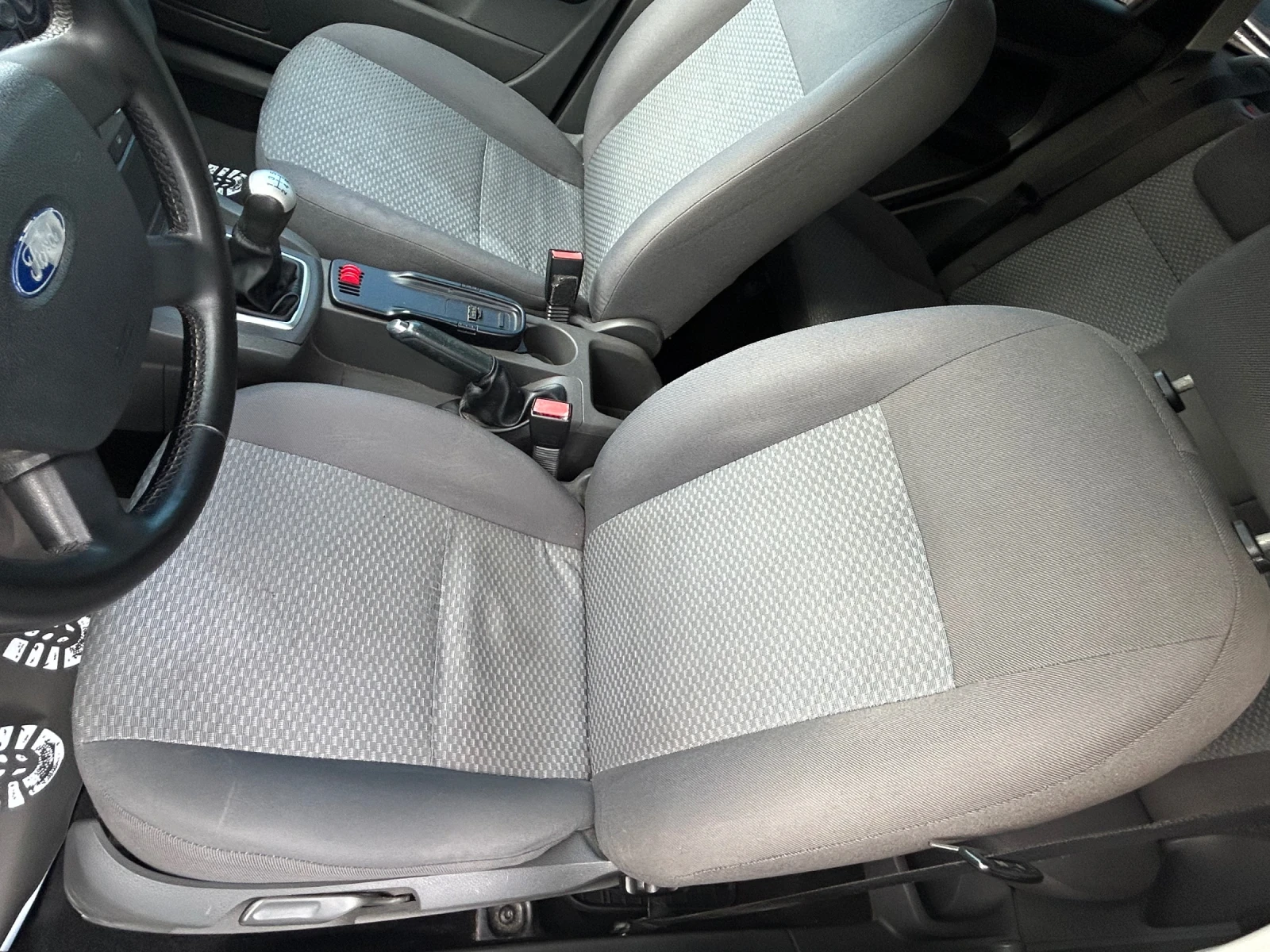 Ford Focus 1.6TDCI 90K.C. / КЛИМАТИК / НАВИ / НОВИ ГУМИ - изображение 8