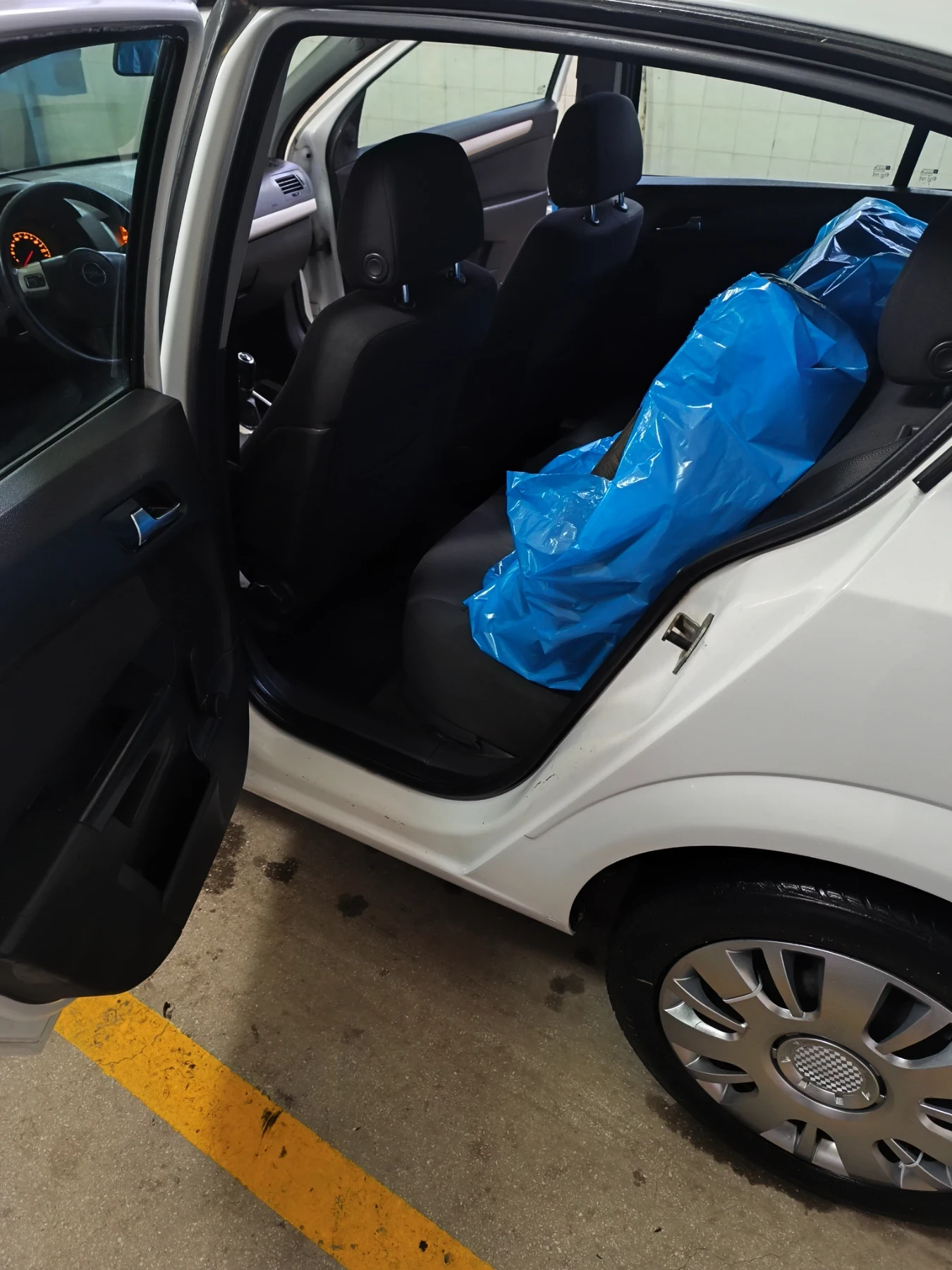 Opel Astra 1.6-115кс. - изображение 9