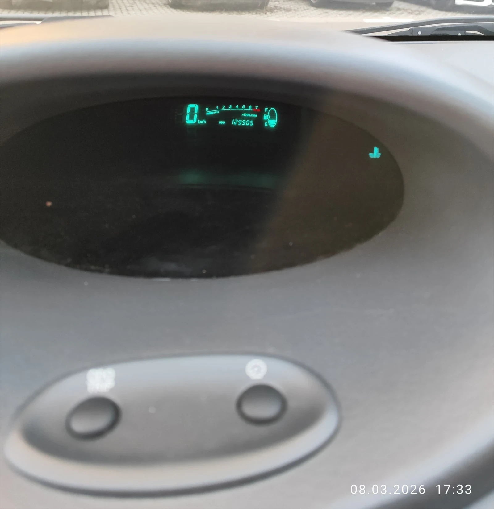 Toyota Yaris 1.0, снимка 9 - Автомобили и джипове - 53856823