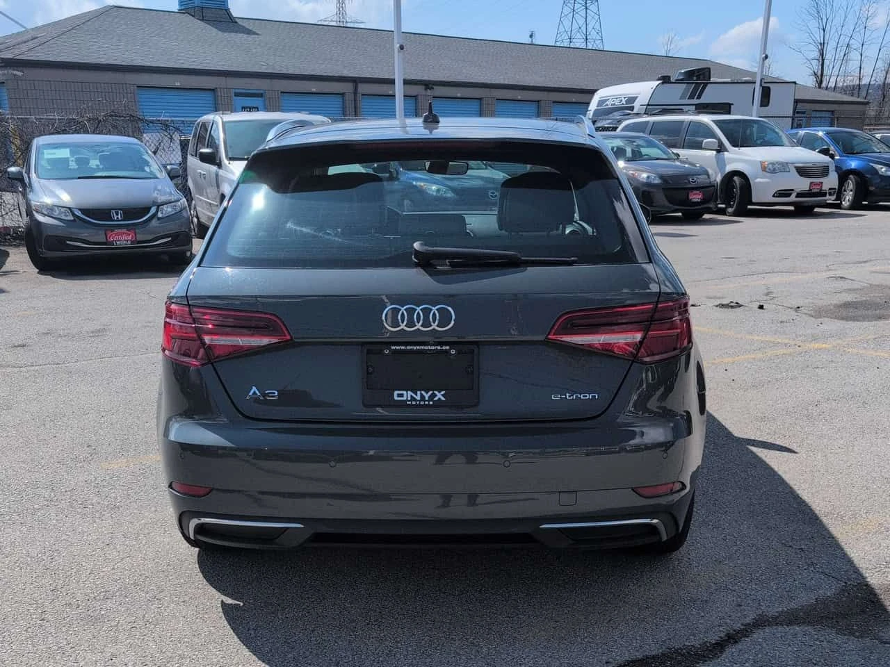 Audi A3 Etron* Progressiv * НОВИ ГУМИ* ОБСЛУЖЕН* ПОДГРЕВИ, снимка 4 - Автомобили и джипове - 54094474