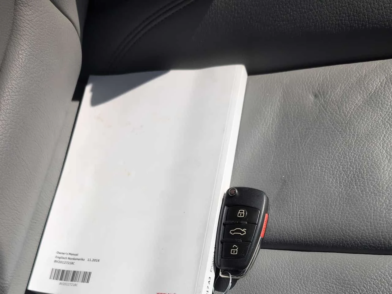 Audi A3 Etron* Progressiv * НОВИ ГУМИ* ОБСЛУЖЕН* ПОДГРЕВИ, снимка 16 - Автомобили и джипове - 54094474