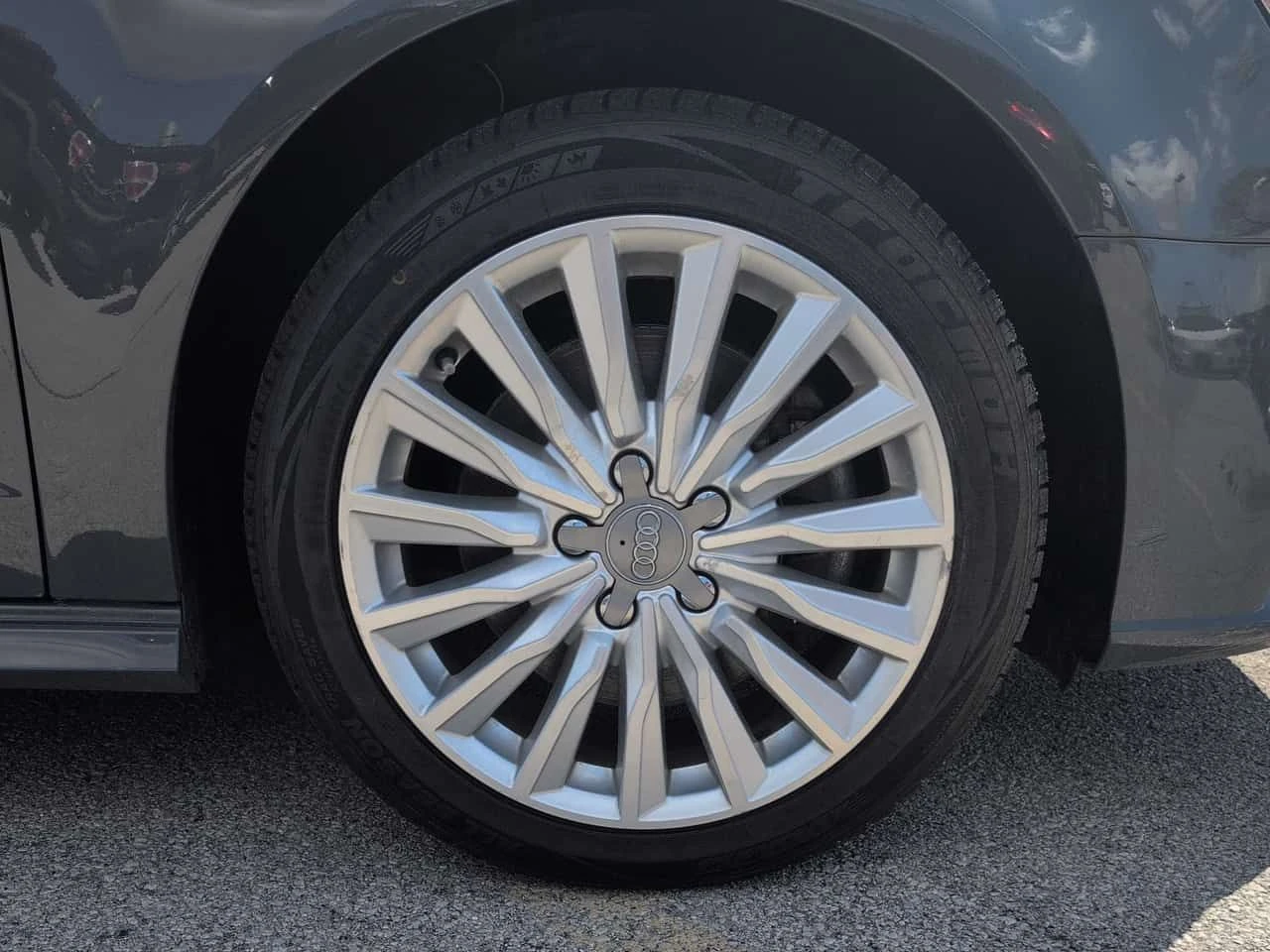 Audi A3 Etron* Progressiv * НОВИ ГУМИ* ОБСЛУЖЕН* ПОДГРЕВИ, снимка 7 - Автомобили и джипове - 54094474