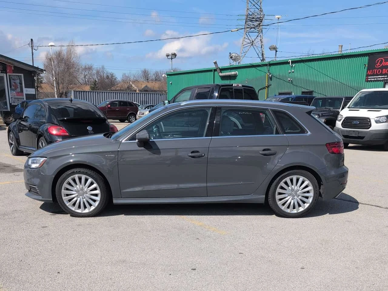 Audi A3 Etron* Progressiv * НОВИ ГУМИ* ОБСЛУЖЕН* ПОДГРЕВИ, снимка 2 - Автомобили и джипове - 54094474