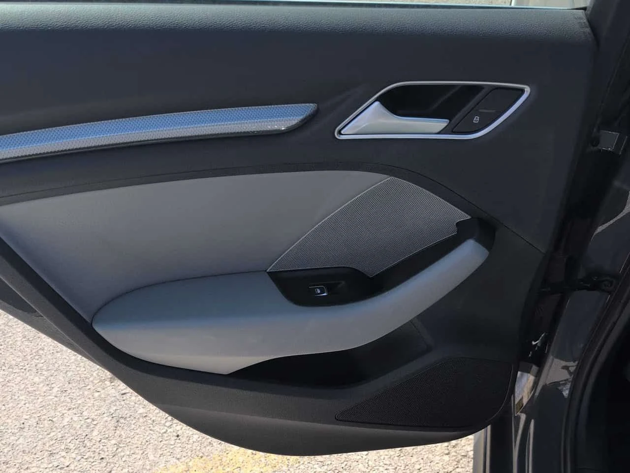 Audi A3 Etron* Progressiv * НОВИ ГУМИ* ОБСЛУЖЕН* ПОДГРЕВИ, снимка 12 - Автомобили и джипове - 54094474