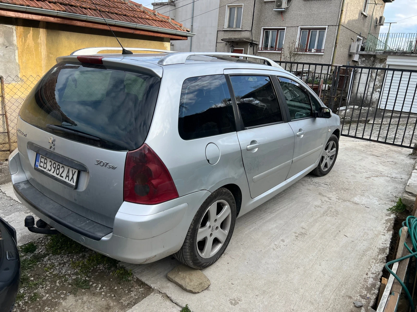 Peugeot 307 SW 1.6Hdi, снимка 9 - Автомобили и джипове - 54125426