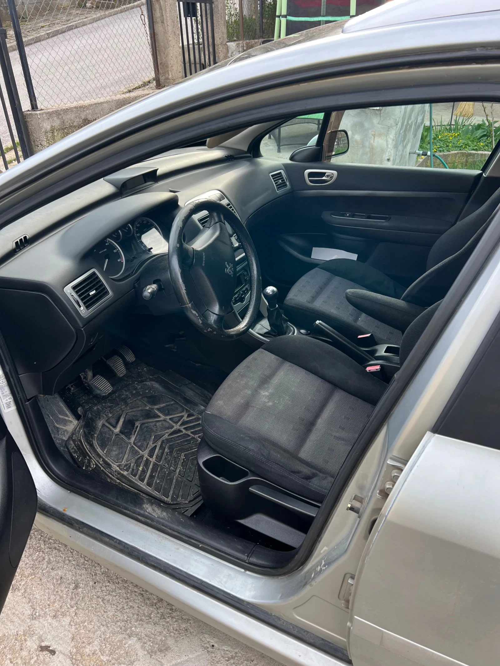 Peugeot 307 SW 1.6Hdi, снимка 5 - Автомобили и джипове - 54125426