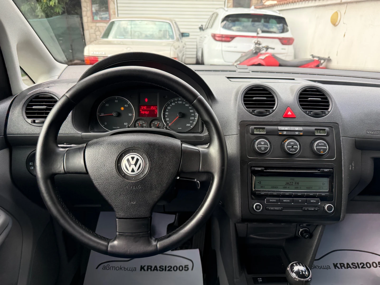 VW Caddy LIFE 2.0TDI 140HP, снимка 9 - Автомобили и джипове - 54704953