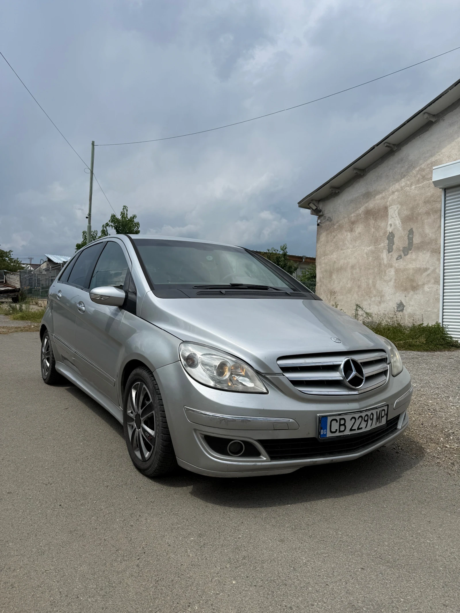 Mercedes-Benz B 180 109 кс, снимка 2 - Автомобили и джипове - 55340129