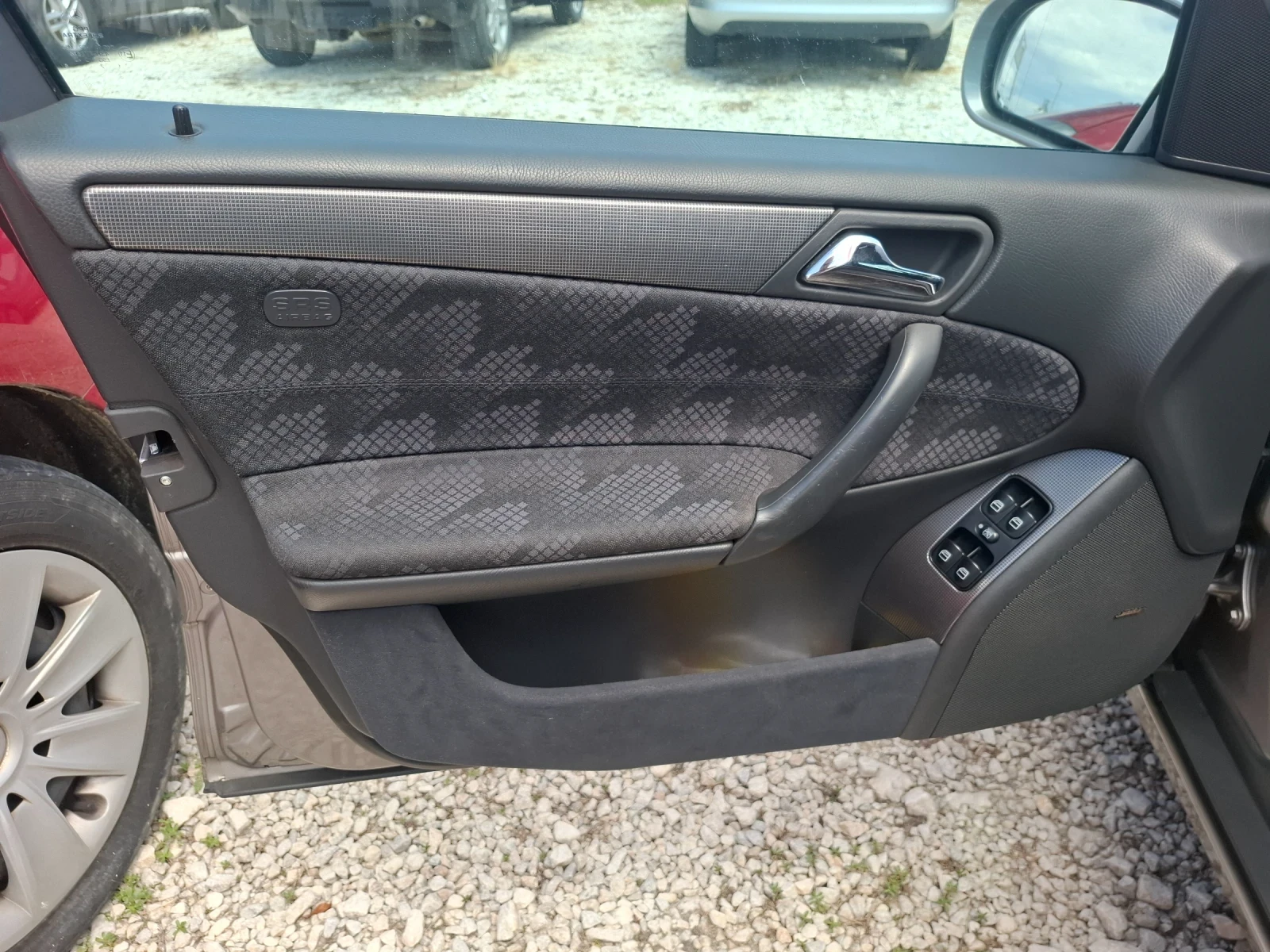Mercedes-Benz C 200 1.8 Бензин, снимка 7 - Автомобили и джипове - 55432066
