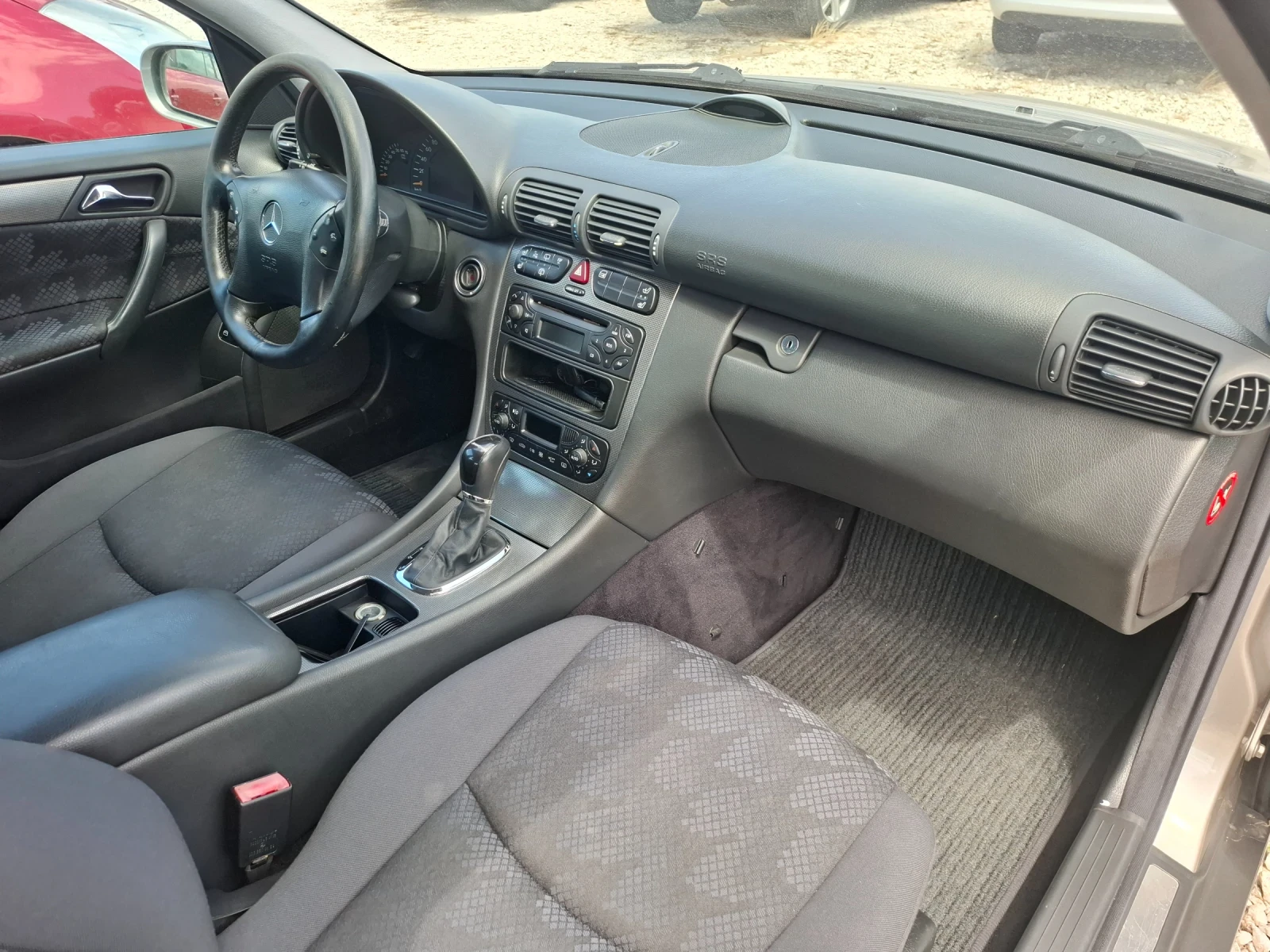 Mercedes-Benz C 200 1.8 Бензин, снимка 14 - Автомобили и джипове - 55432066
