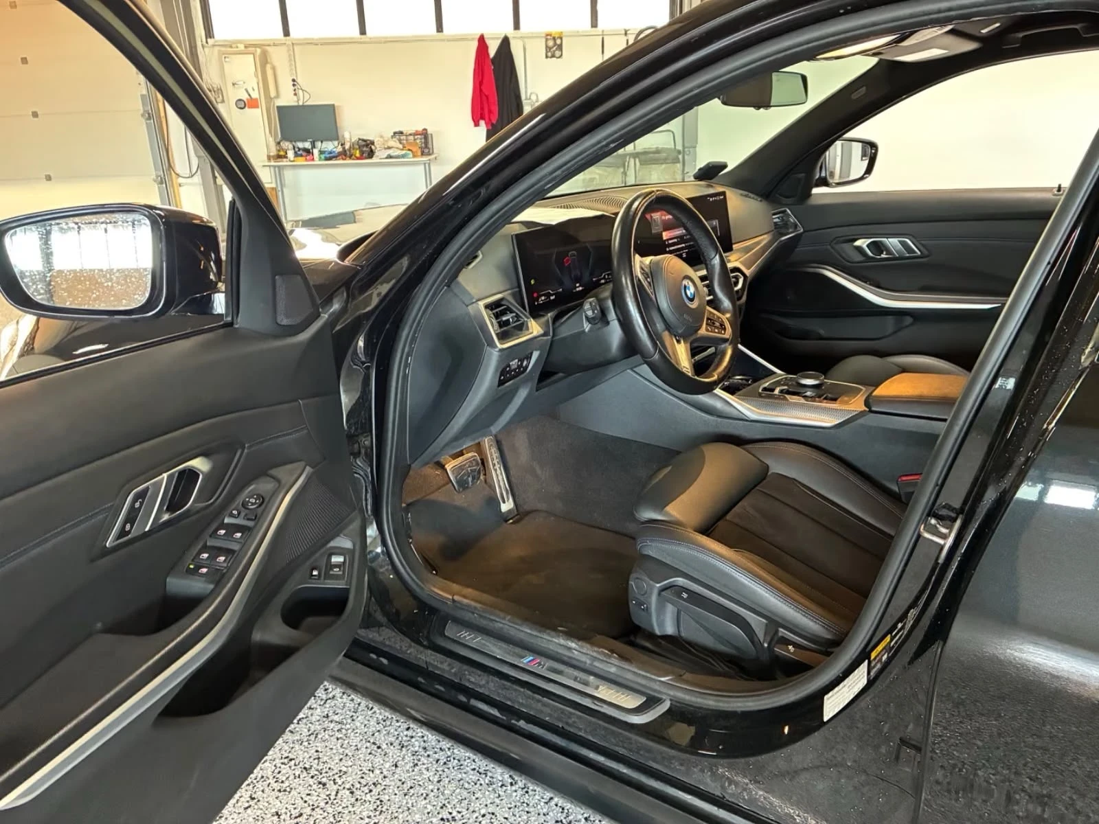 BMW 330 e Touring M-Sport, снимка 17 - Автомобили и джипове - 55686680