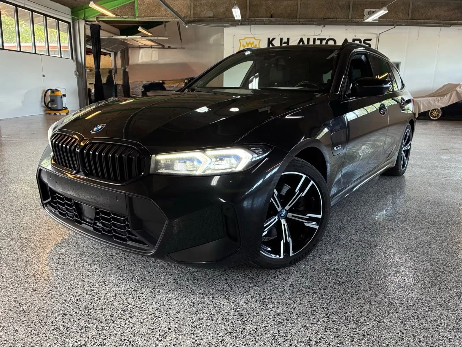 BMW 330 e Touring M-Sport