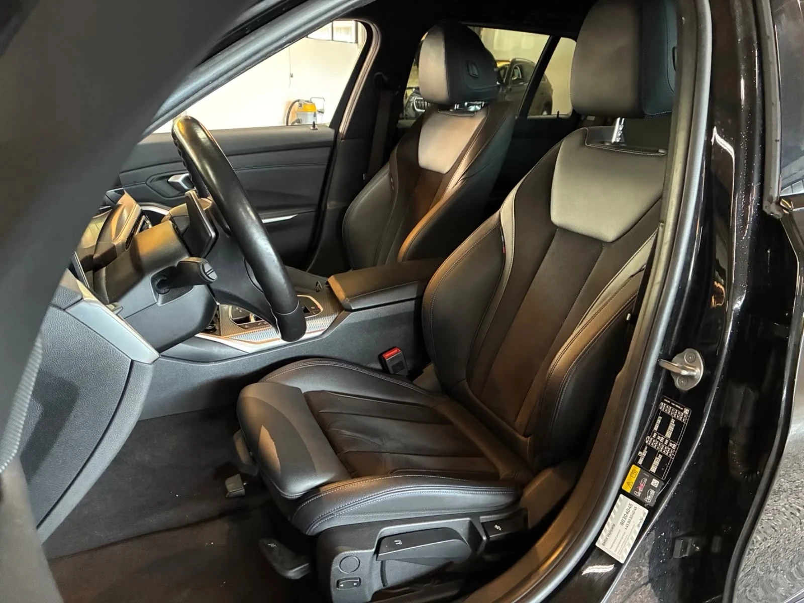BMW 330 e Touring M-Sport, снимка 14 - Автомобили и джипове - 55686680