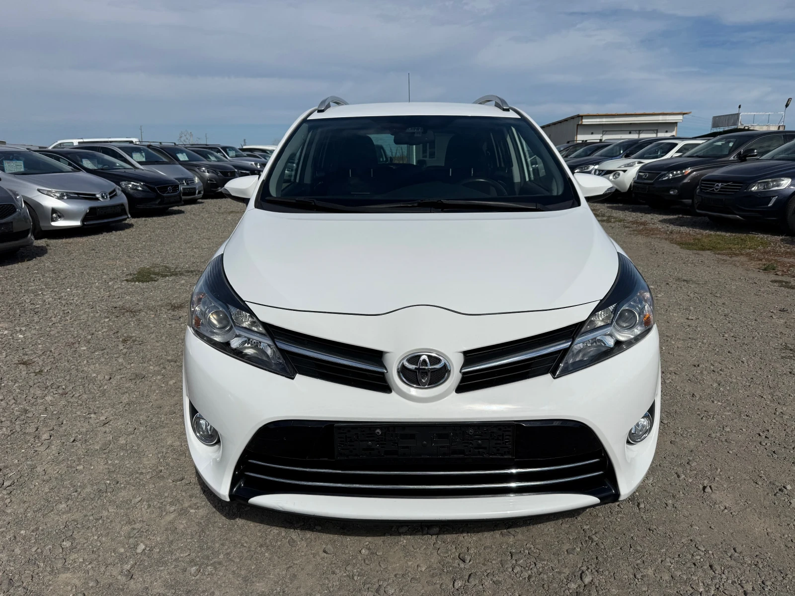 Toyota Verso 1.8i CH 7m Face-Lift 147ks, снимка 2 - Автомобили и джипове - 56138092