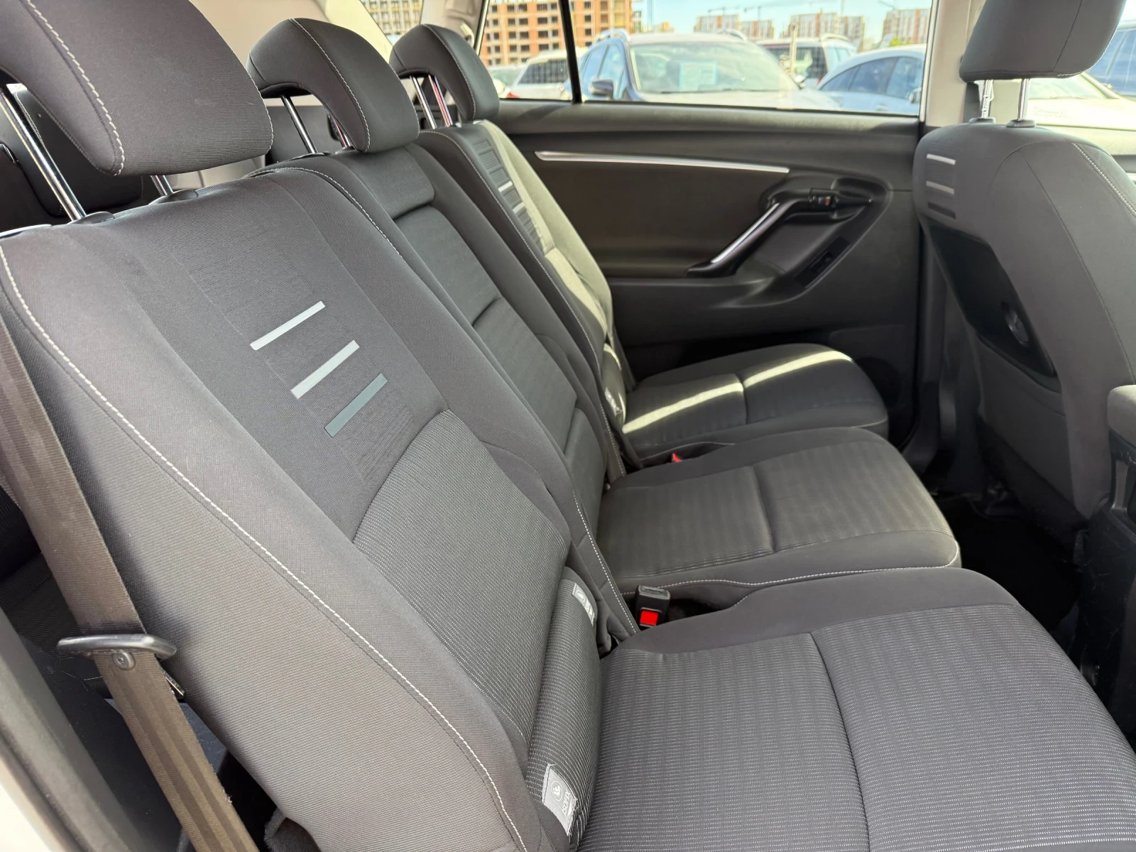 Toyota Verso 1.8i CH 7m Face-Lift 147ks, снимка 9 - Автомобили и джипове - 56138092
