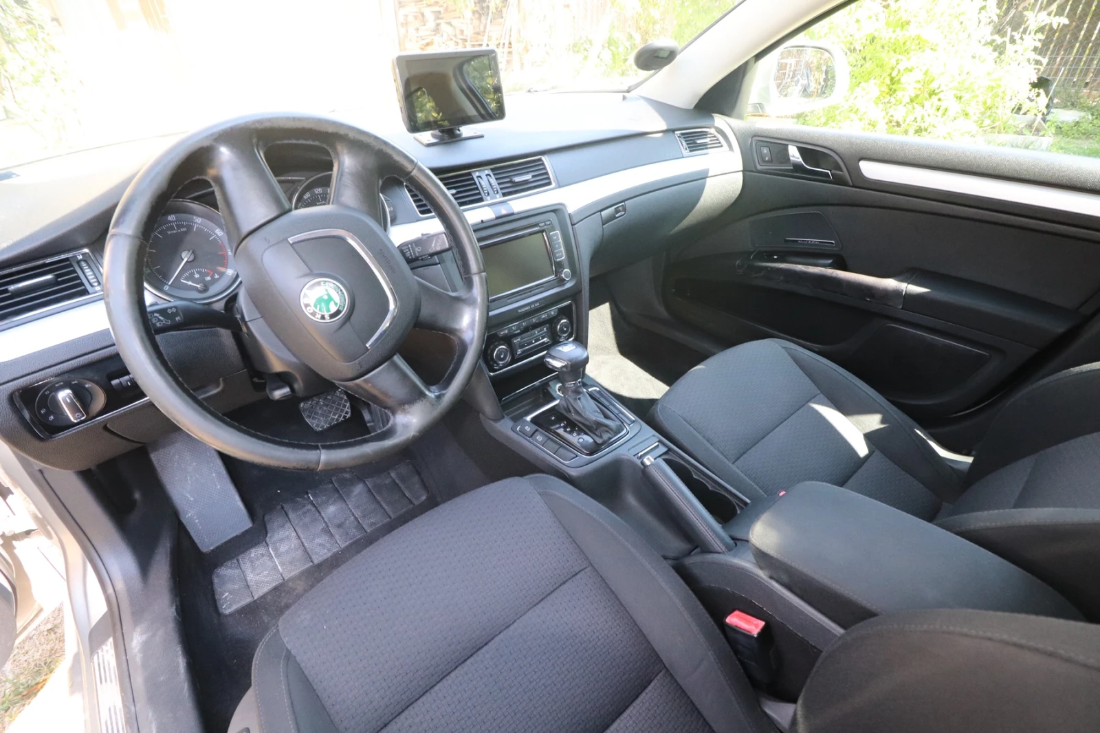 Skoda Superb, снимка 9 - Автомобили и джипове - 56301396