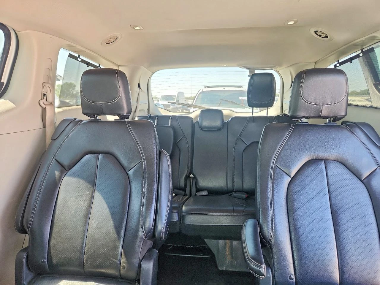 Chrysler Pacifica 3.6l Touring L, снимка 10 - Автомобили и джипове - 56422967