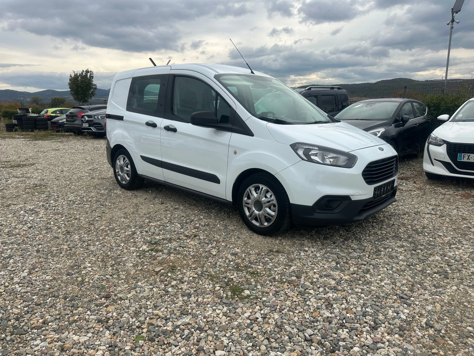 Ford Courier, снимка 2 - Автомобили и джипове - 56568533