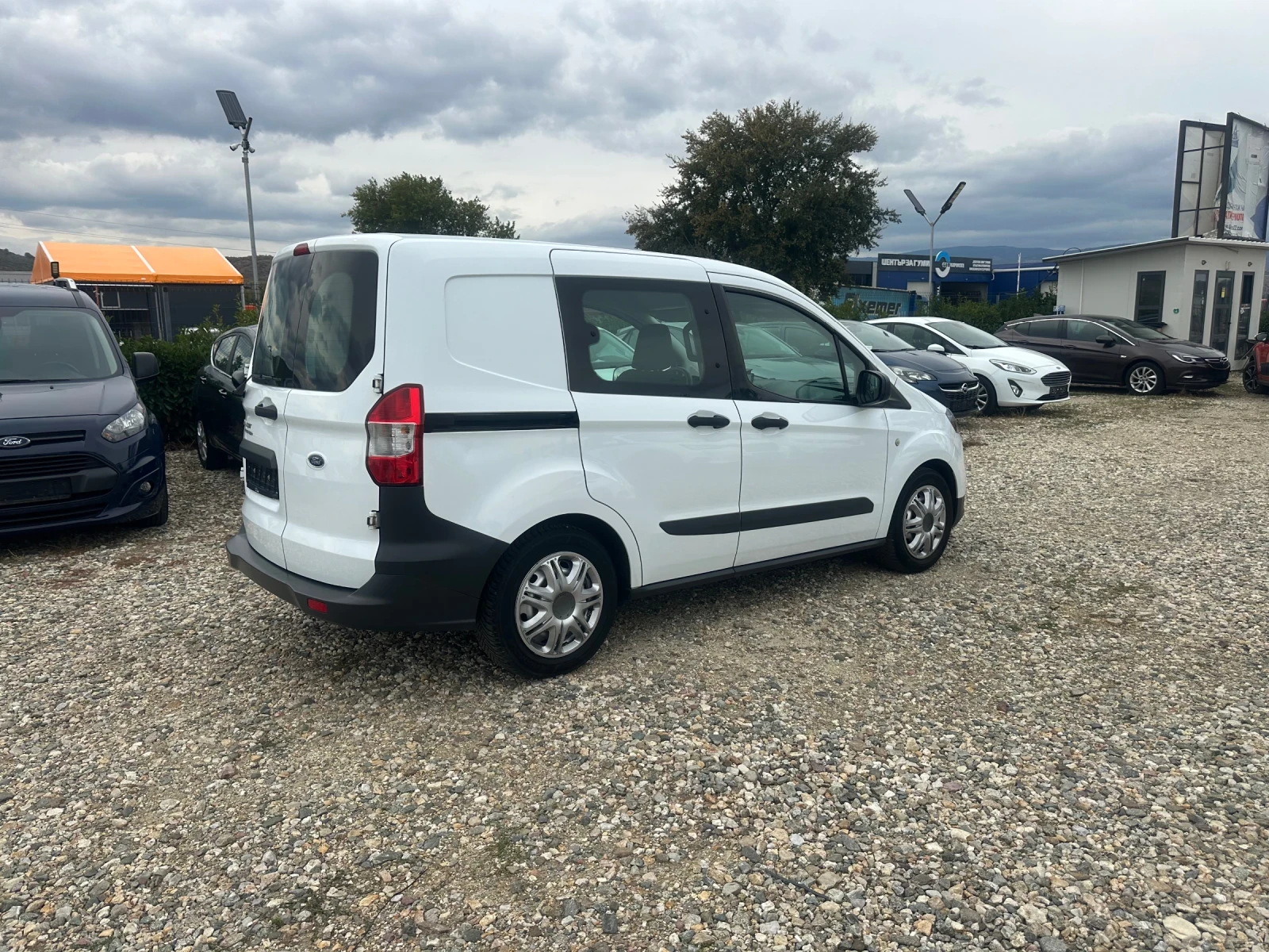 Ford Courier, снимка 4 - Автомобили и джипове - 56568533