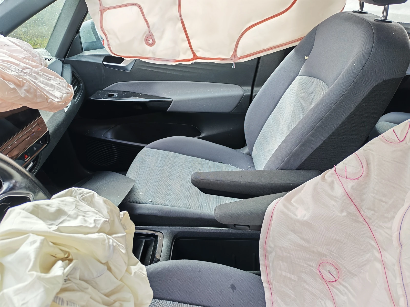 VW ID.3, снимка 7 - Автомобили и джипове - 56677587