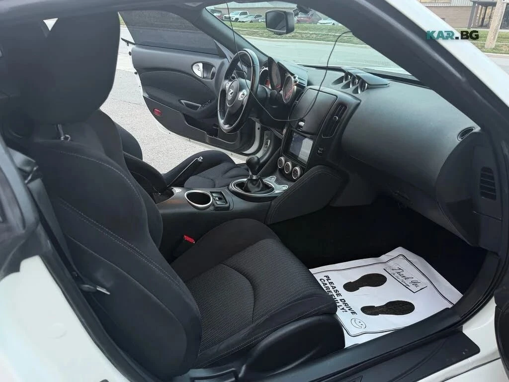 Nissan 370Z, снимка 11 - Автомобили и джипове - 56715027