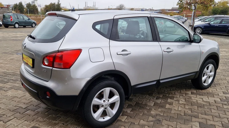 Nissan Qashqai 1.5 DCI, снимка 4 - Автомобили и джипове - 47964638