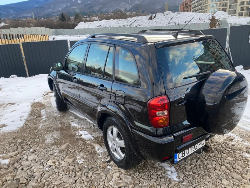 Toyota Rav4 2.0 D4D 4x4, снимка 3 - Автомобили и джипове - 48560924