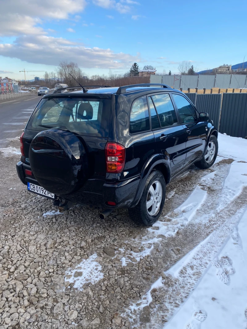 Toyota Rav4 2.0 D4D 4x4, снимка 5 - Автомобили и джипове - 48560924