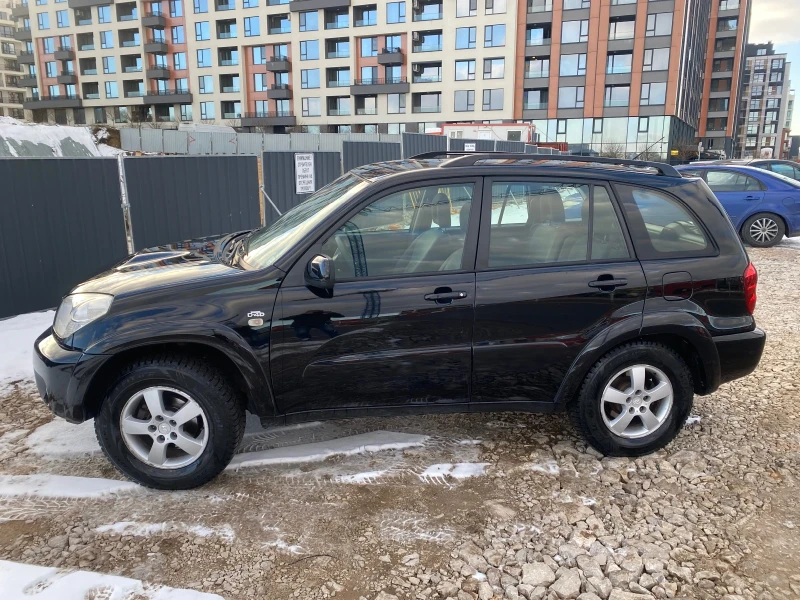 Toyota Rav4 2.0 D4D 4x4, снимка 2 - Автомобили и джипове - 48560924