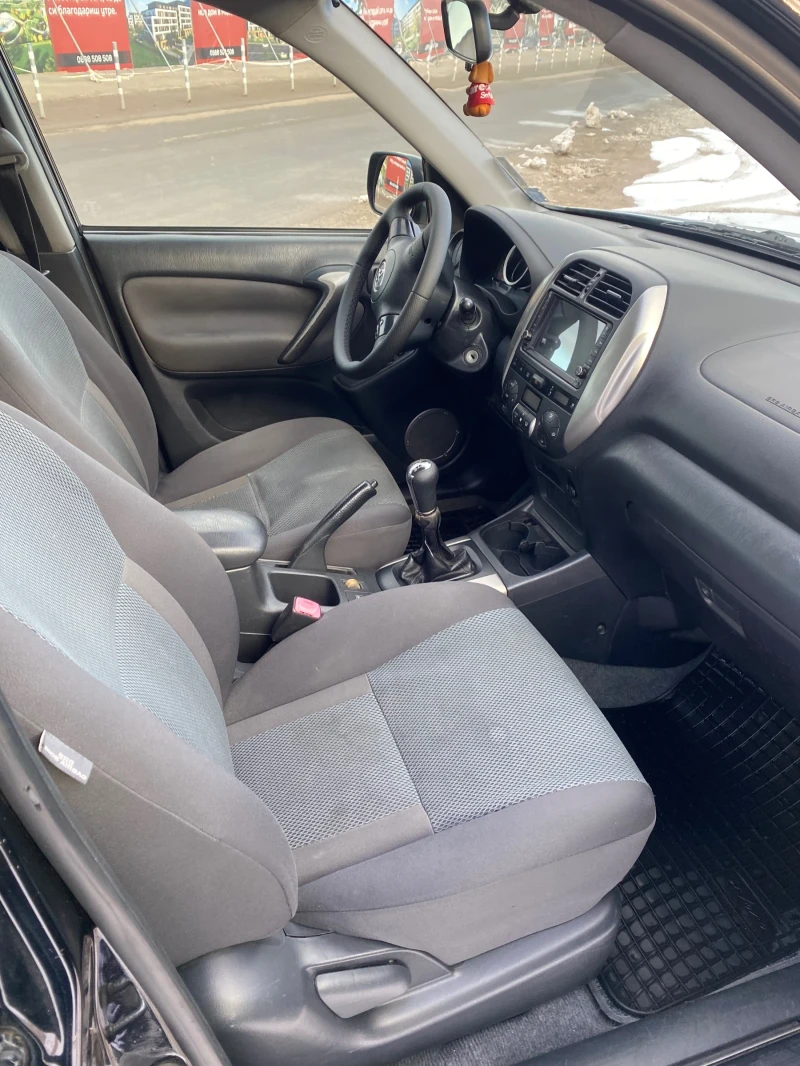 Toyota Rav4 2.0 D4D 4x4, снимка 9 - Автомобили и джипове - 48560924