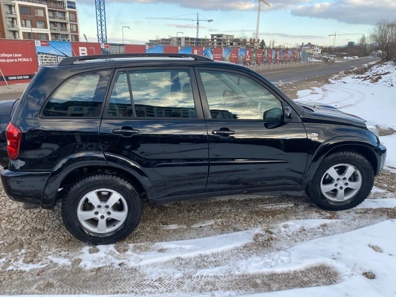 Toyota Rav4 2.0 D4D 4x4, снимка 6 - Автомобили и джипове - 48560924