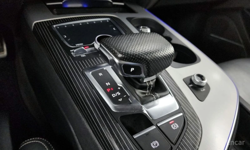 Audi Q7, снимка 9 - Автомобили и джипове - 52962143